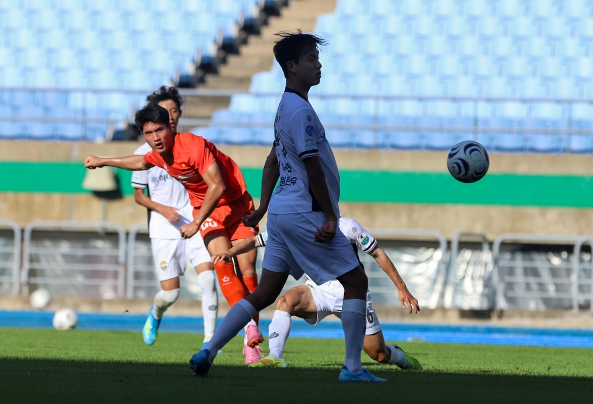Dt viet nam thang 3 tran o han quoc, san sang bao ve ngoi vuong aff asean cup 2026 hinh anh 7