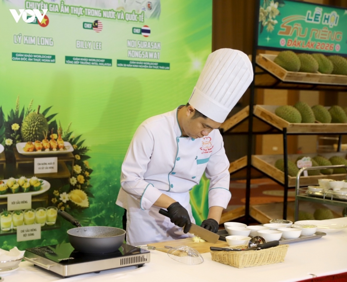 regional chefs showcase durian cuisine in dak lak picture 1