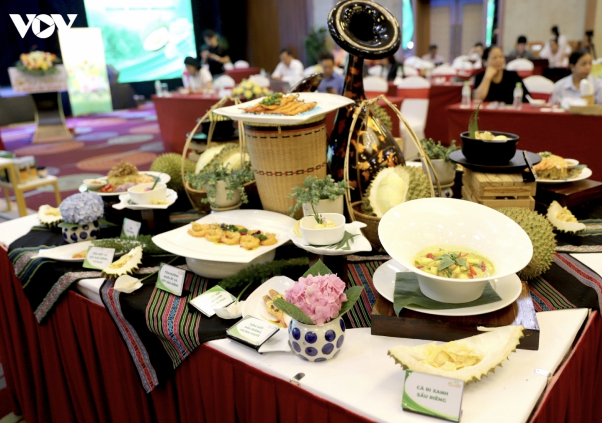 regional chefs showcase durian cuisine in dak lak picture 2