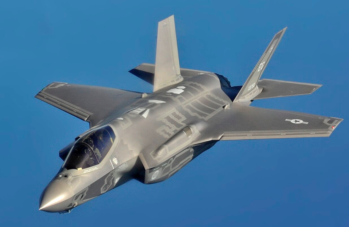 my dieu song sat f-16cj va f-35a toi trung Dong, iran doi mat nguy co moi hinh anh 1