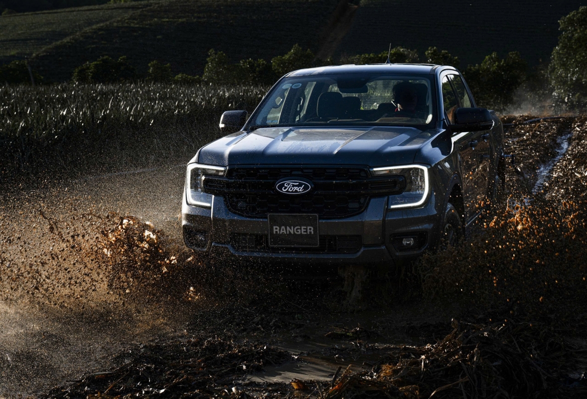 ford ranger khong con ban so san, gia tu 707 trieu dong hinh anh 4