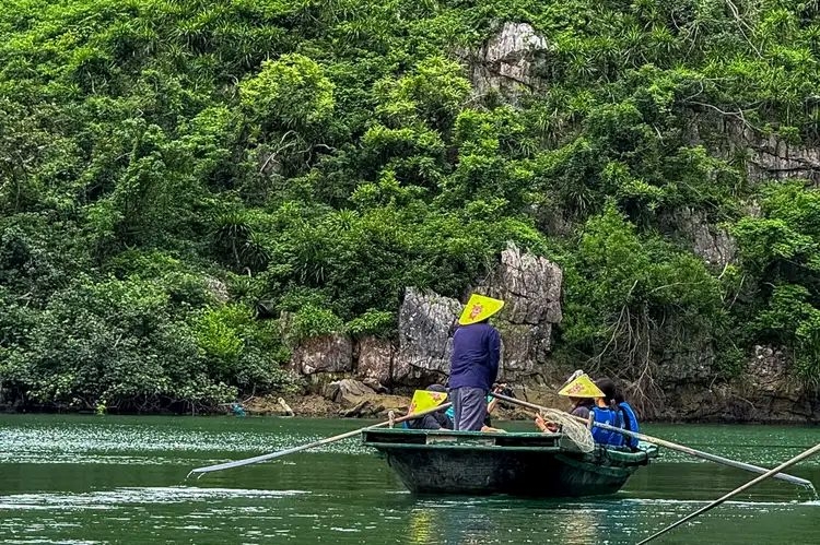 travel leisure senior editor praises vietnam s travel and cuisine picture 1