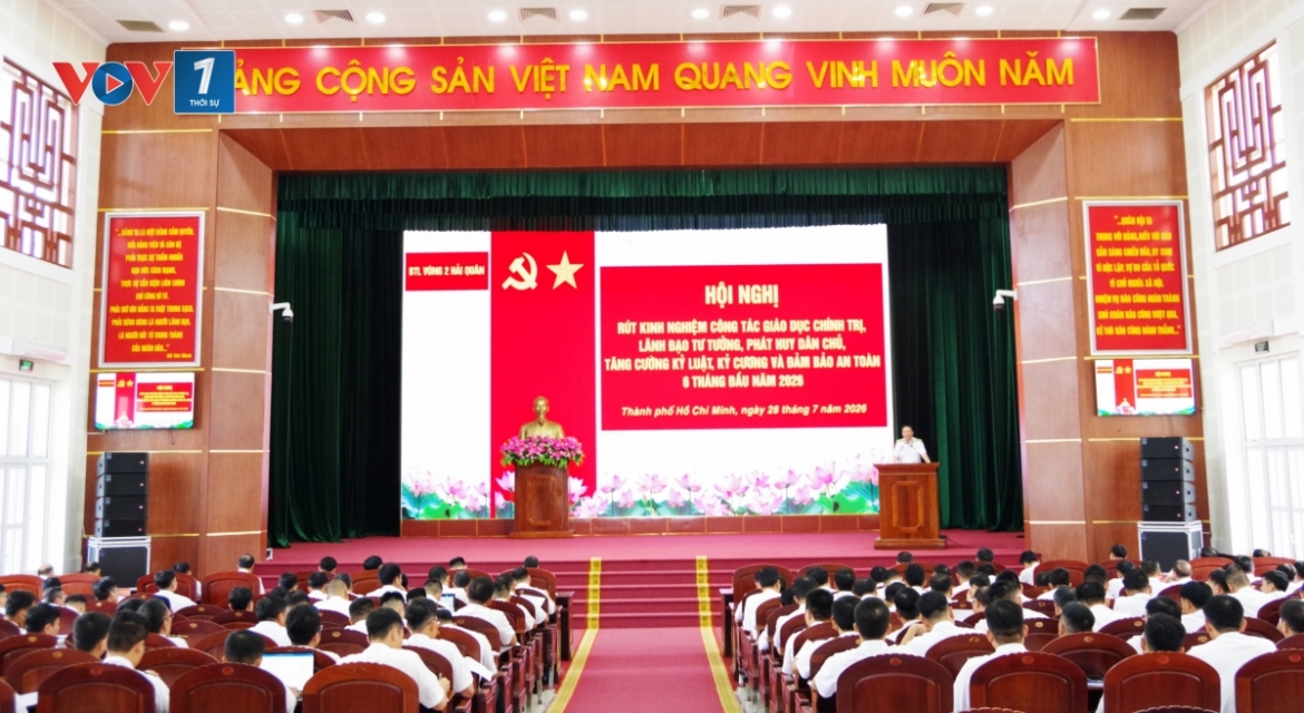 tang cuong giao duc chinh tri, xay dung vung 2 hai quan vung manh toan dien hinh anh 2