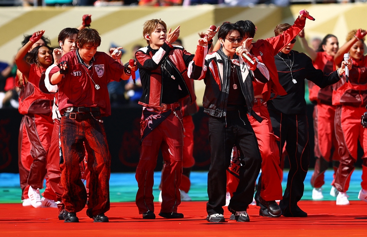 11 phut mo ra lich su moi cua world cup madonna, bts va shakira bung no hinh anh 3