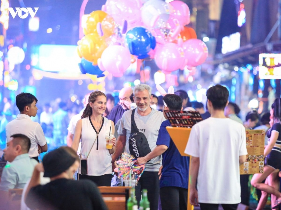 hcm city promotes cultural tourism to boost night-time economy picture 1