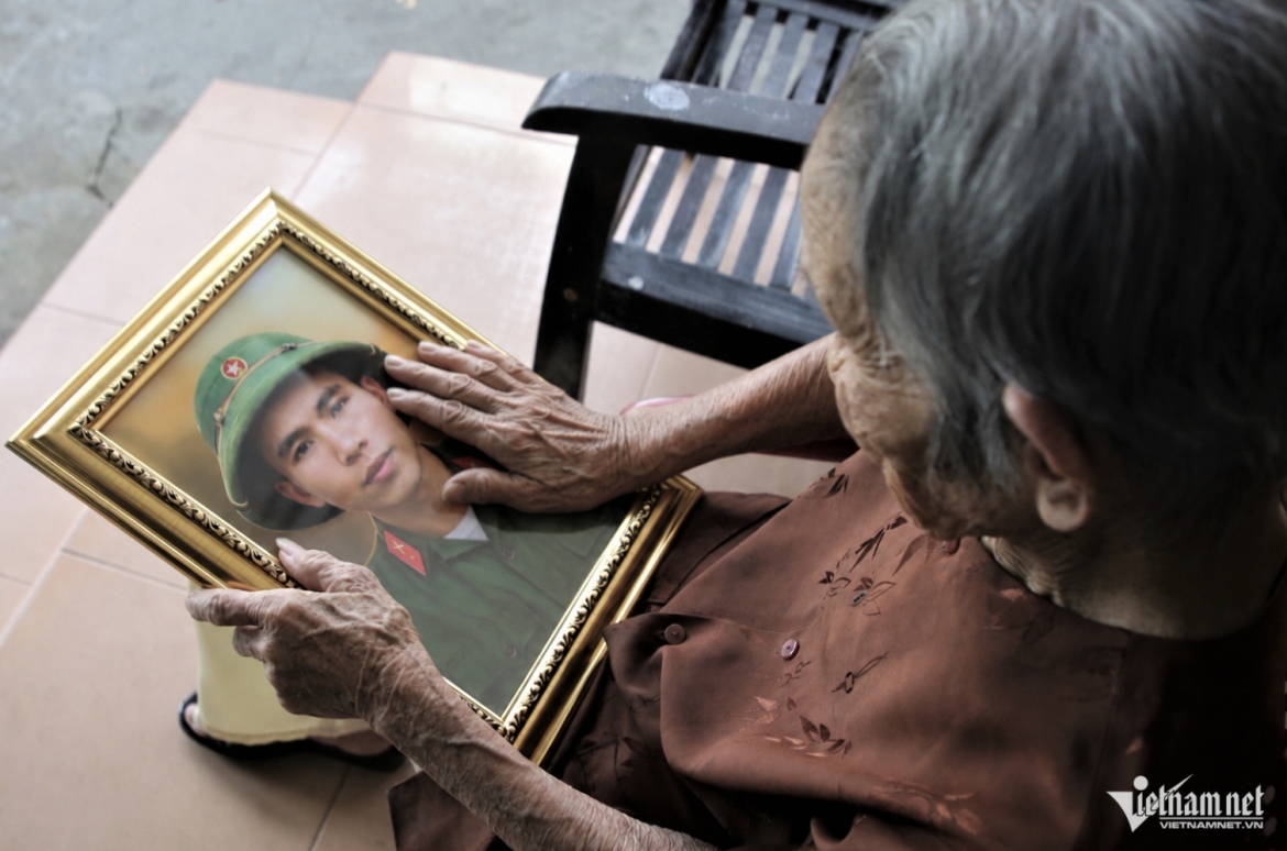 Heroic mother aches for fallen son's return