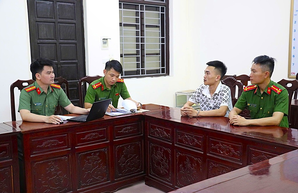bat doi tuong to chuc cho nguoi khac tron di nuoc ngoai sau thoi gian lan tron hinh anh 2