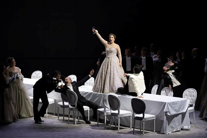 italy s legendary opera la traviata takes the stage in hanoi picture 2