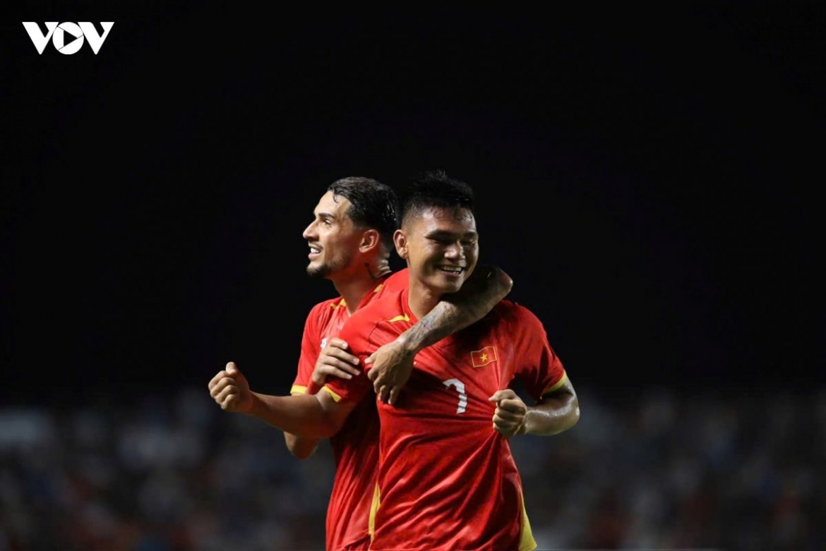 dinh bac s hat-trick powers vietnam to emphatic 7-0 win over timor-leste picture 1