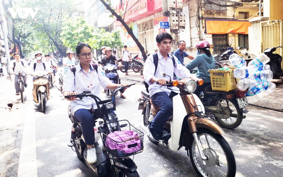 Thực hư thông tin người từ 16 tuổi đến dưới 18 tuổi bị phạt nếu đi xe máy?