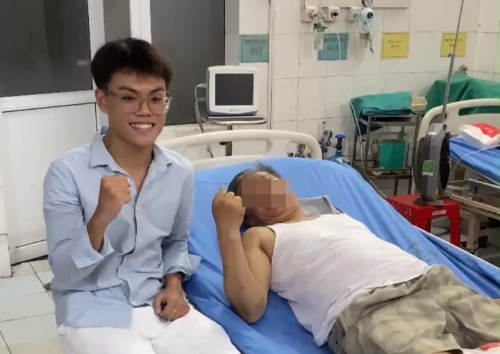 cau hoi cua bo giup nam sinh truong y binh tinh cuu nguoi giua bai bien hinh anh 1