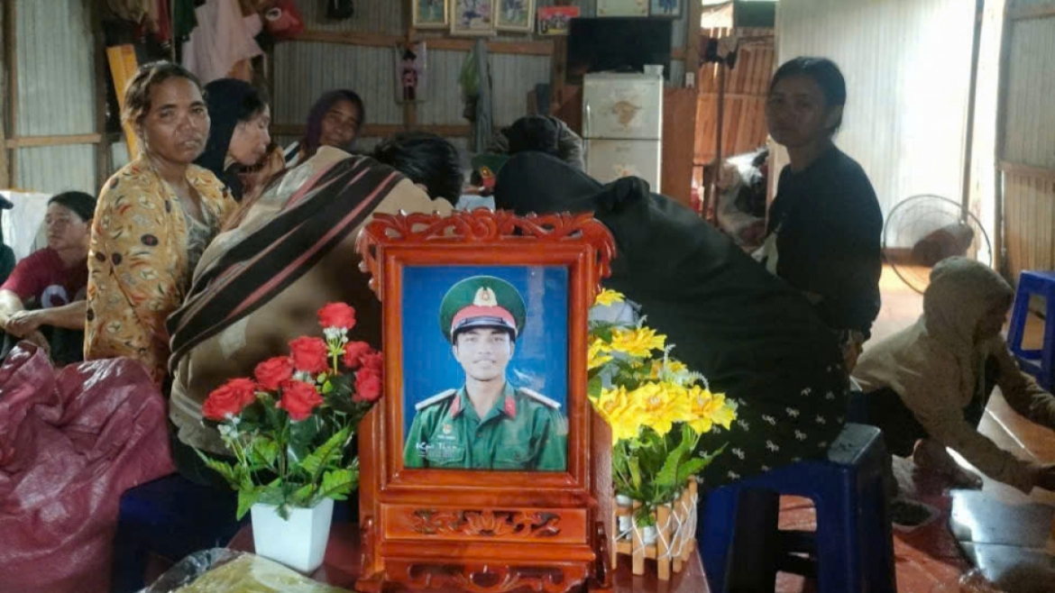 Truy tặng Bằng khen với Thượng sĩ Kpă Thiêp dũng cảm cứu người bị điện giật