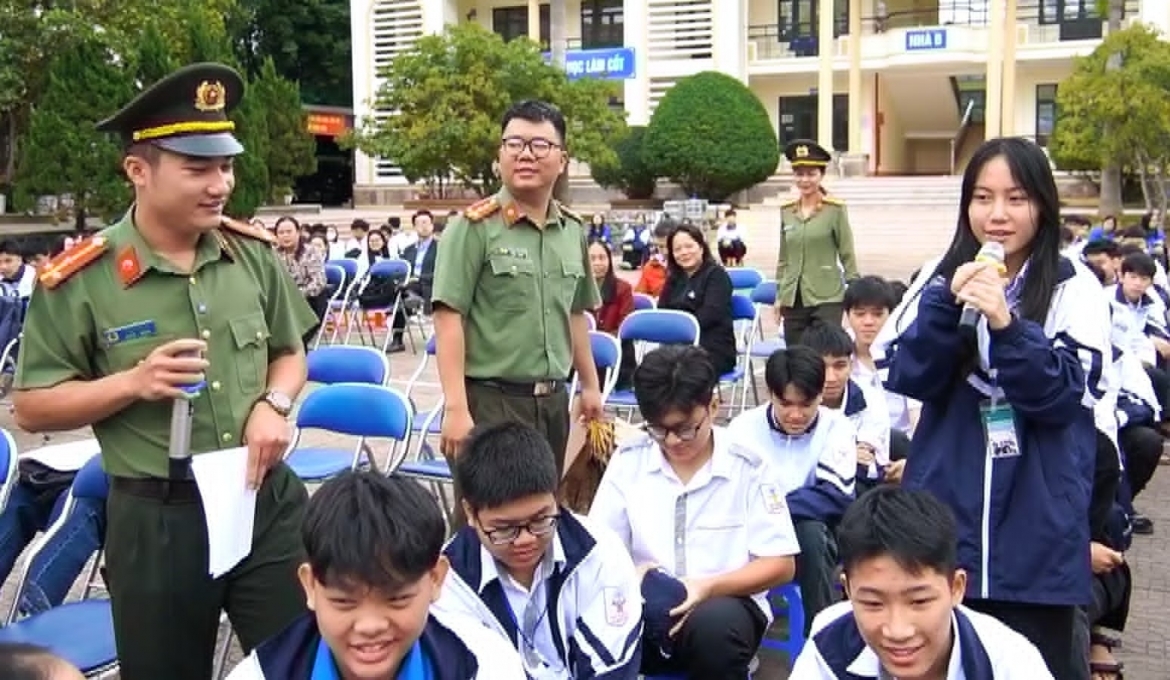 giu binh yen tren khong gian so o vung dong bao mong hinh anh 1