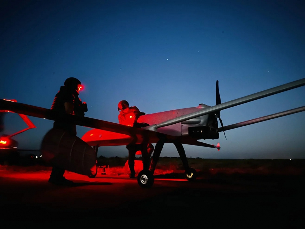 ukraine bien uav cam tu liutyi thanh be phong ten lua tan cong tam xa hinh anh 3