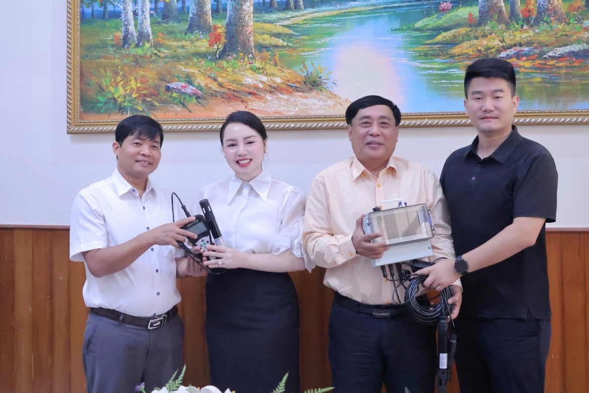 vinanutrifood binh Dinh trao tang he thong giam sat moi truong nuoc tai gia lai hinh anh 2
