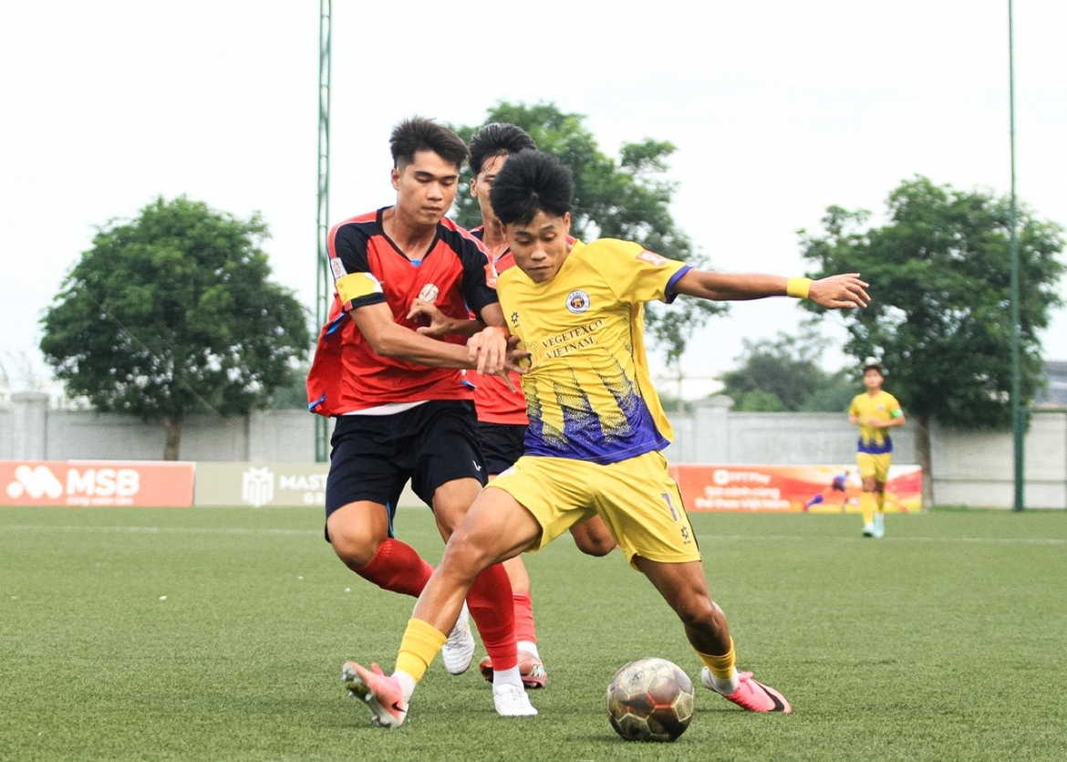 Xác định 4 đội đầu tiên vào tứ kết U21 Quốc gia 2026