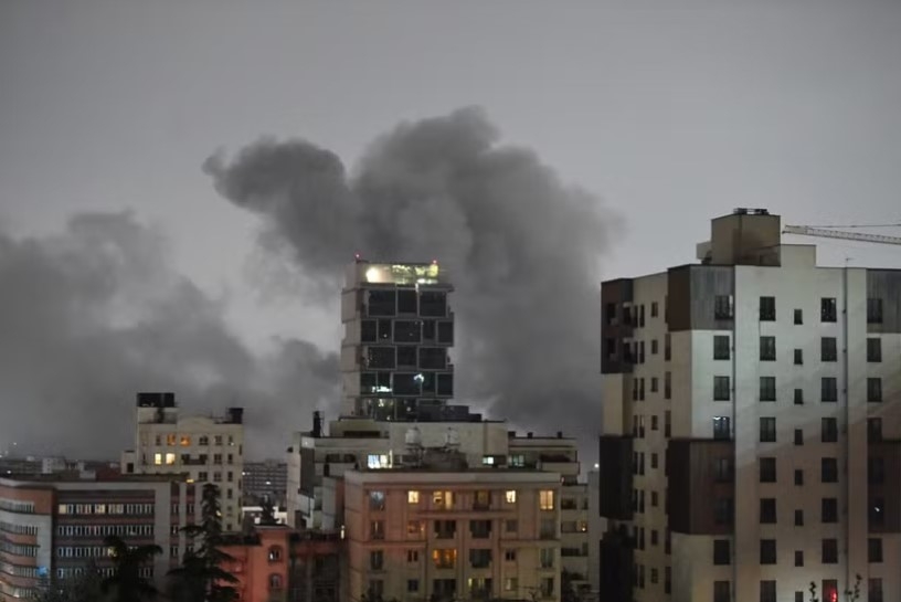 Mỹ tập kích và điều thêm khí tài đến Israel, Iran cảnh báo tấn công toàn lực