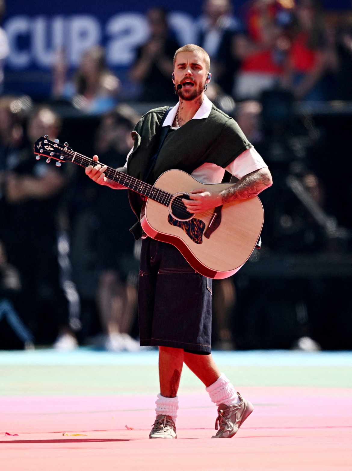 justin bieber va lua chon nguoc dong giua san khau world cup hinh anh 4