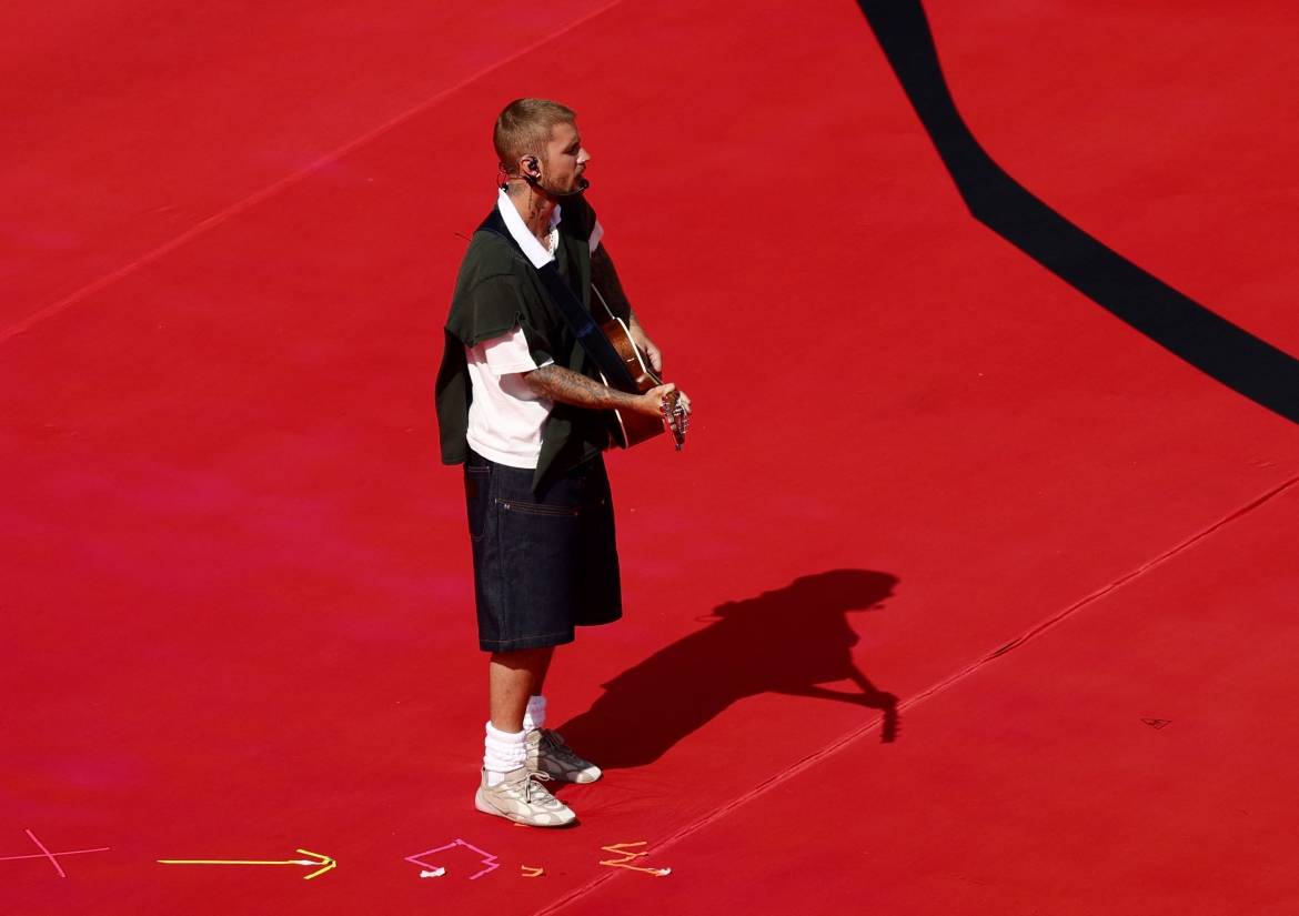 justin bieber va lua chon nguoc dong giua san khau world cup hinh anh 3