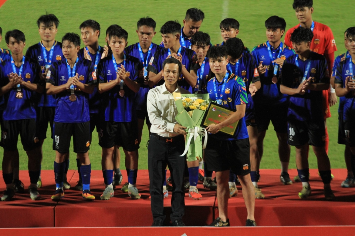ket qua bong da viet nam hom nay 23 7 u21 slna va the cong viettel vao chung ket hinh anh 5
