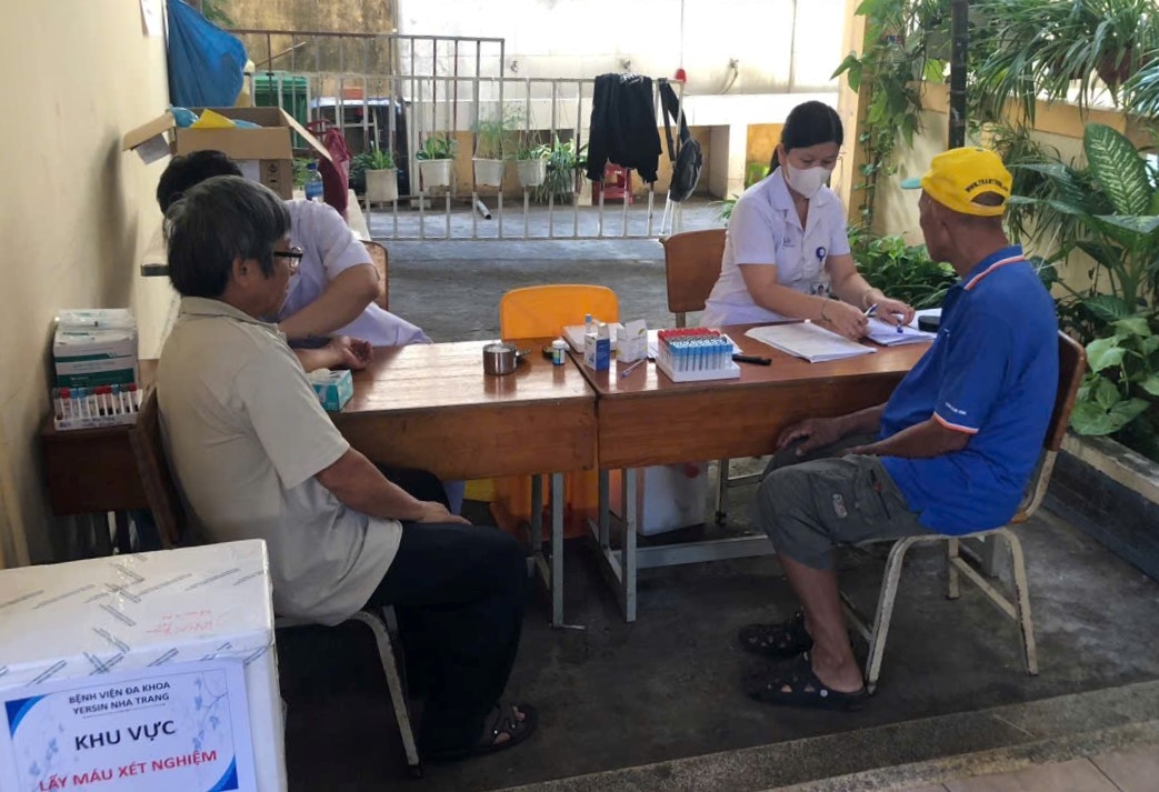 khanh hoa dong loat kham suc khoe mien phi cho nguoi dan hinh anh 3