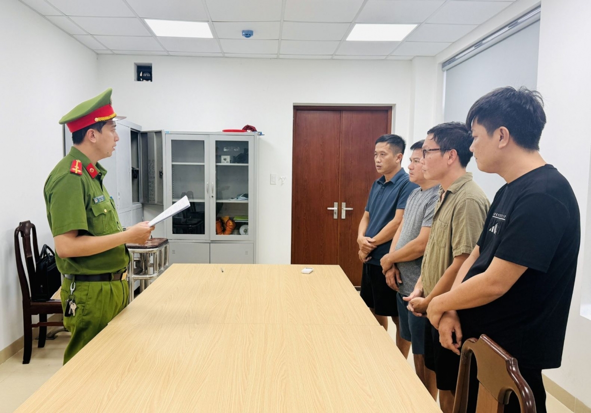 Khởi tố 4 đối tượng tổ chức đánh bạc và đánh bạc qua mạng với số tiền hơn 22,4 tỷ