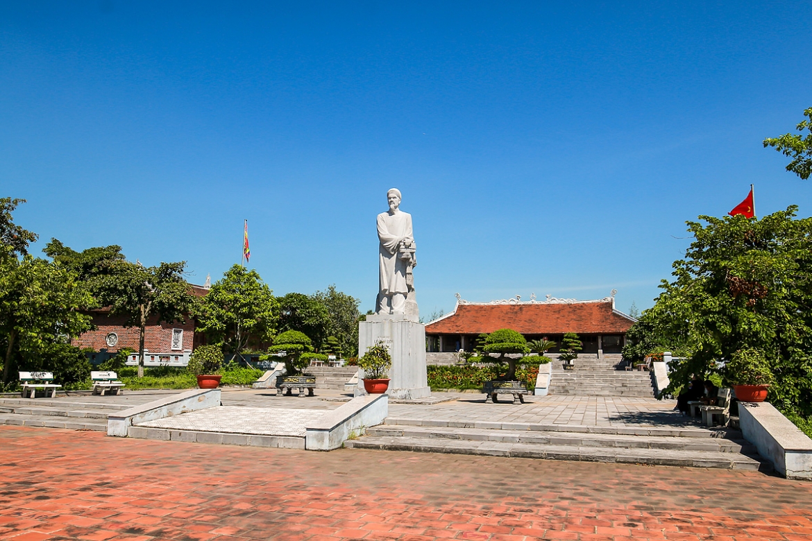 gan 200 tu lieu, hien vat tai trien lam di san cua danh nhan van hoa le quy Don hinh anh 1