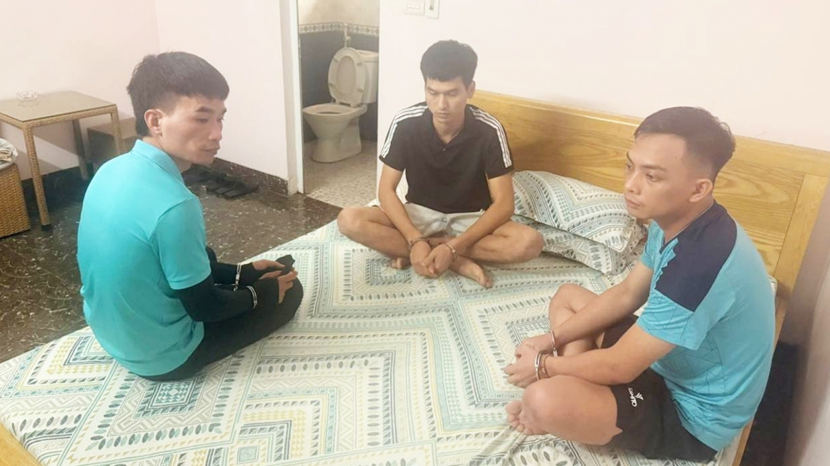 kiem tra dia ban, lo nhom to chuc su dung ma tuy o ha noi hinh anh 2