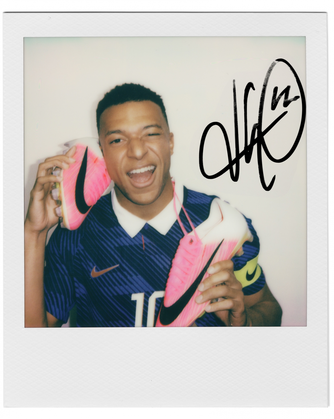 yeu hay ghet, kylian mbappe van la bieu tuong van hoa moi hinh anh 3