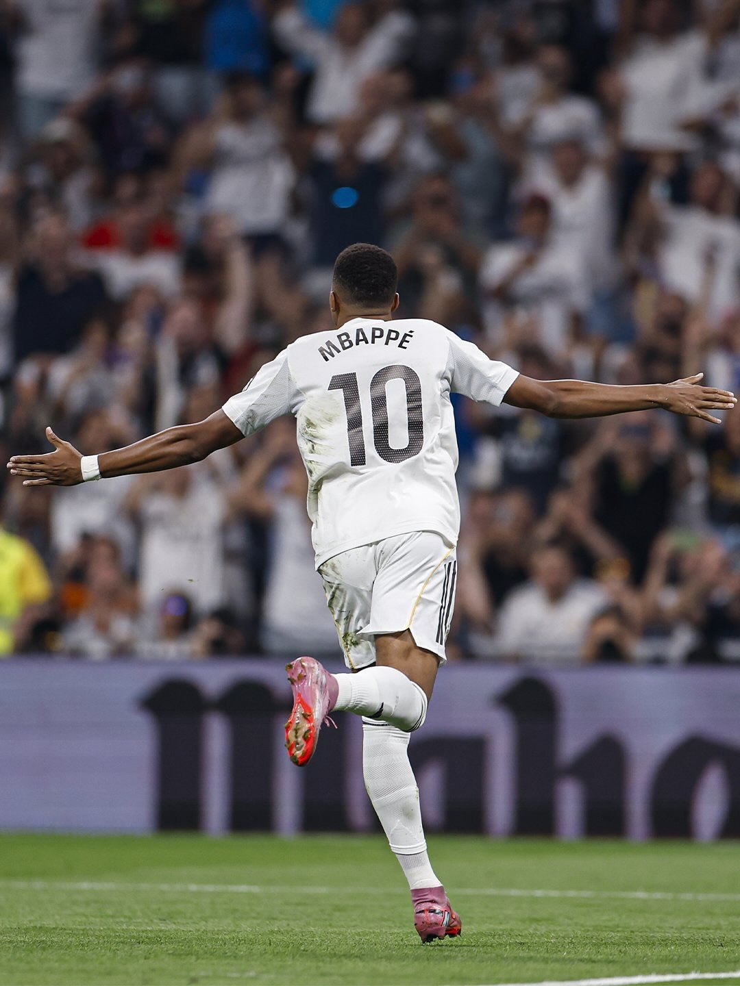 yeu hay ghet, kylian mbappe van la bieu tuong van hoa moi hinh anh 8