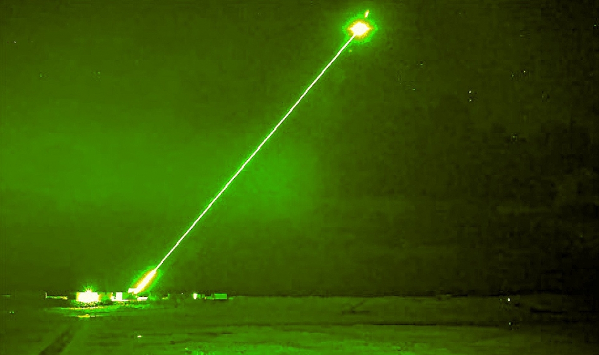 ukraine dat cuoc vao vu khi laser de doi pho voi cac sat thu bau troi cua nga hinh anh 1