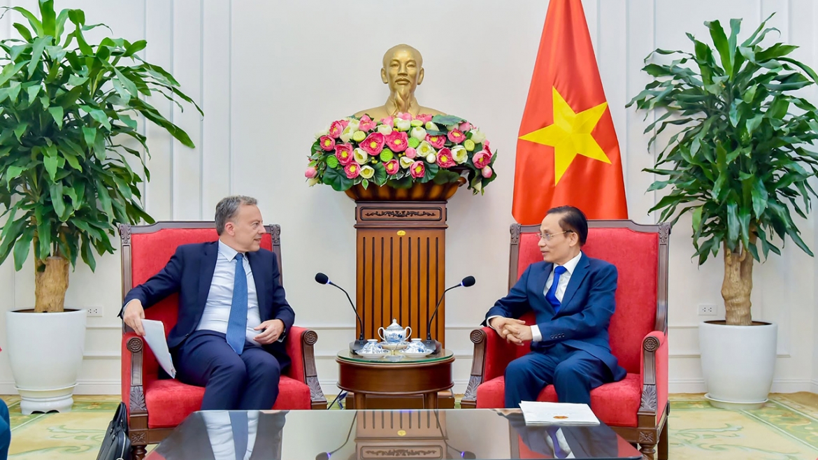 bo truong ngoai giao le hoai trung tiep tong thu ky bo chau Au va ngoai giao phap hinh anh 2