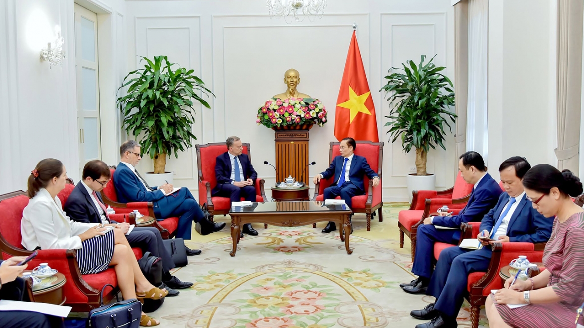 bo truong ngoai giao le hoai trung tiep tong thu ky bo chau Au va ngoai giao phap hinh anh 3