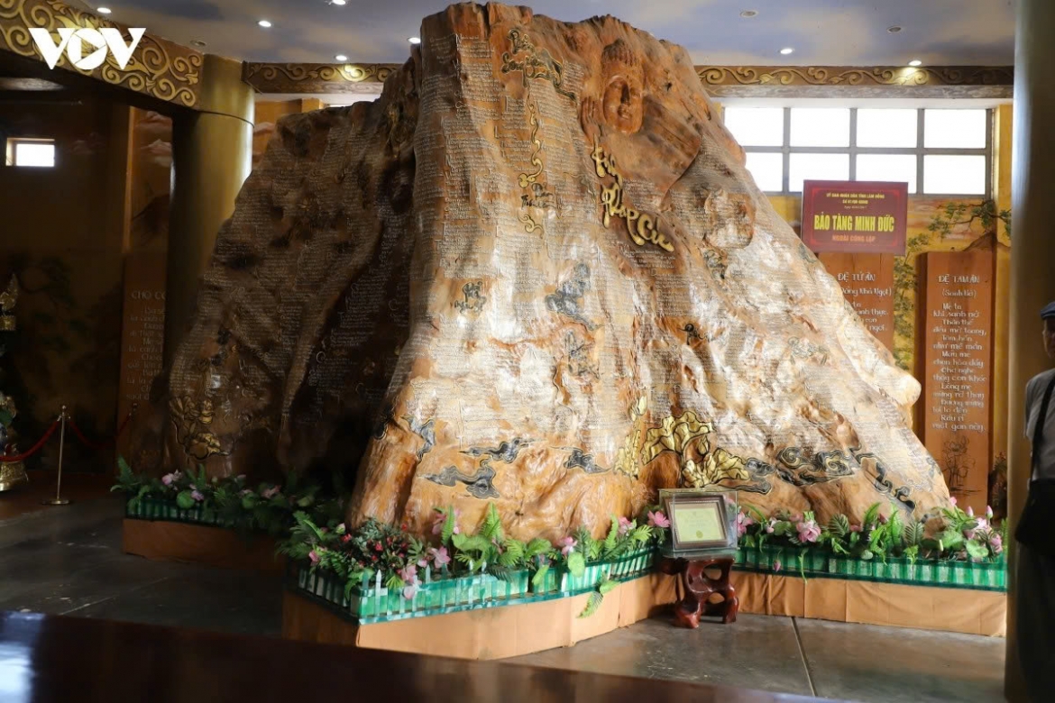 a unique pagoda in da lat built from millions of broken pieces picture 19