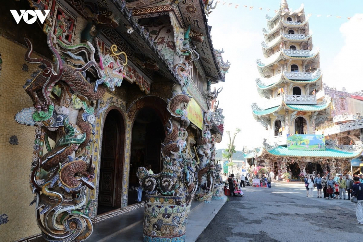 a unique pagoda in da lat built from millions of broken pieces picture 7