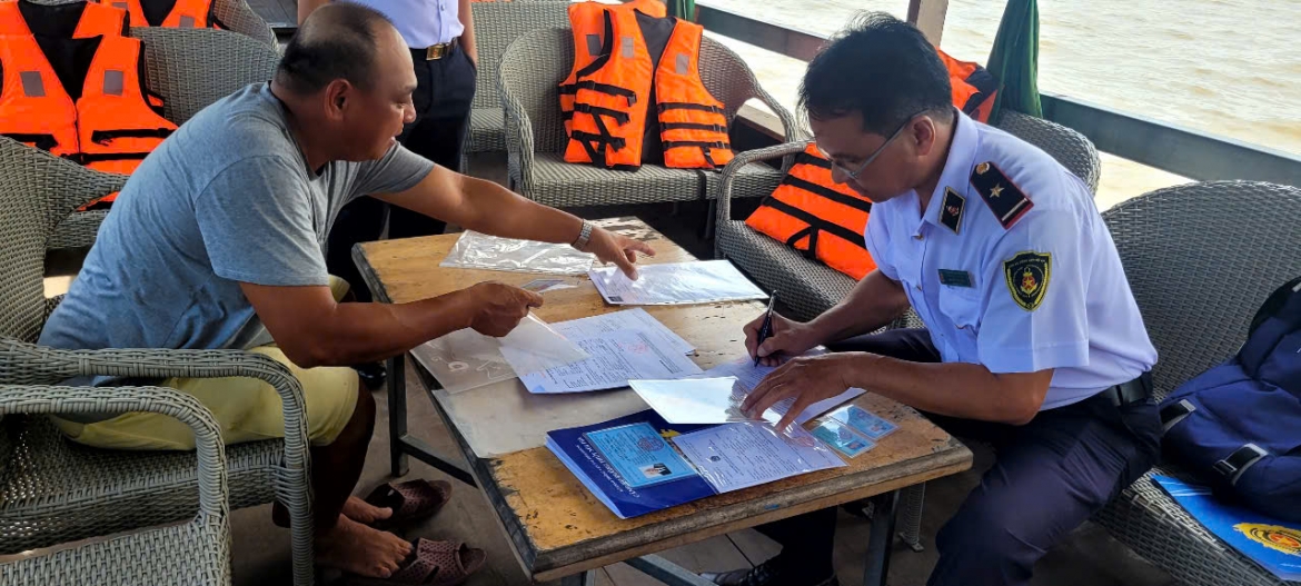 Dong thap Dam bao an toan cho nhung chuyen do du lich trong mua mua bao hinh anh 4