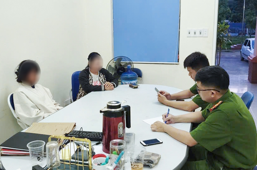 kip thoi ngan chan thieu nu bi du do di lam viec nhe, luong cao hinh anh 2