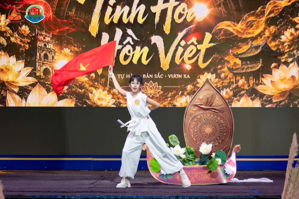 76 tai nang nhi ke chuyen que huong tren san khau di san hoa lu hinh anh 3