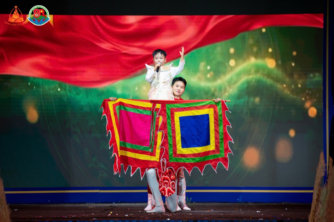 76 tai nang nhi ke chuyen que huong tren san khau di san hoa lu hinh anh 5