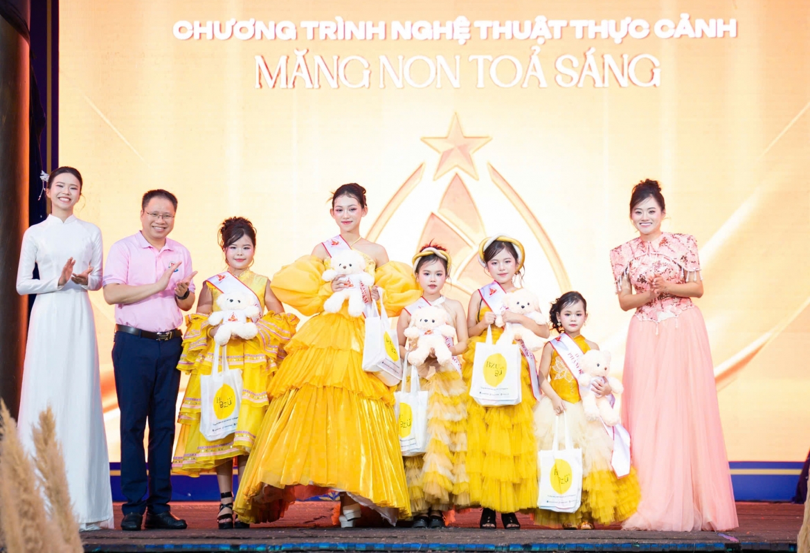 76 tai nang nhi ke chuyen que huong tren san khau di san hoa lu hinh anh 1