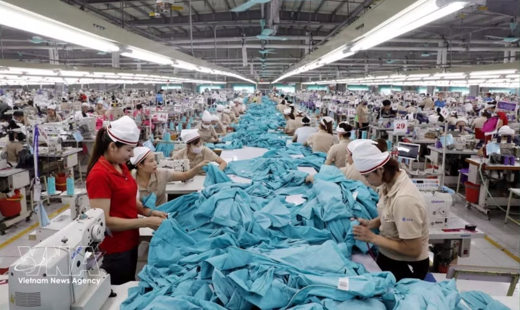 international assessments point to brighter outlook for vietnam s economy picture 1