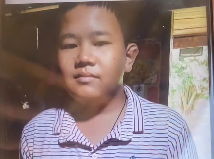 hang tram nguoi cung cho nghiep vu tim kiem thieu nien mat tich 5 ngay o Dak lak hinh anh 1