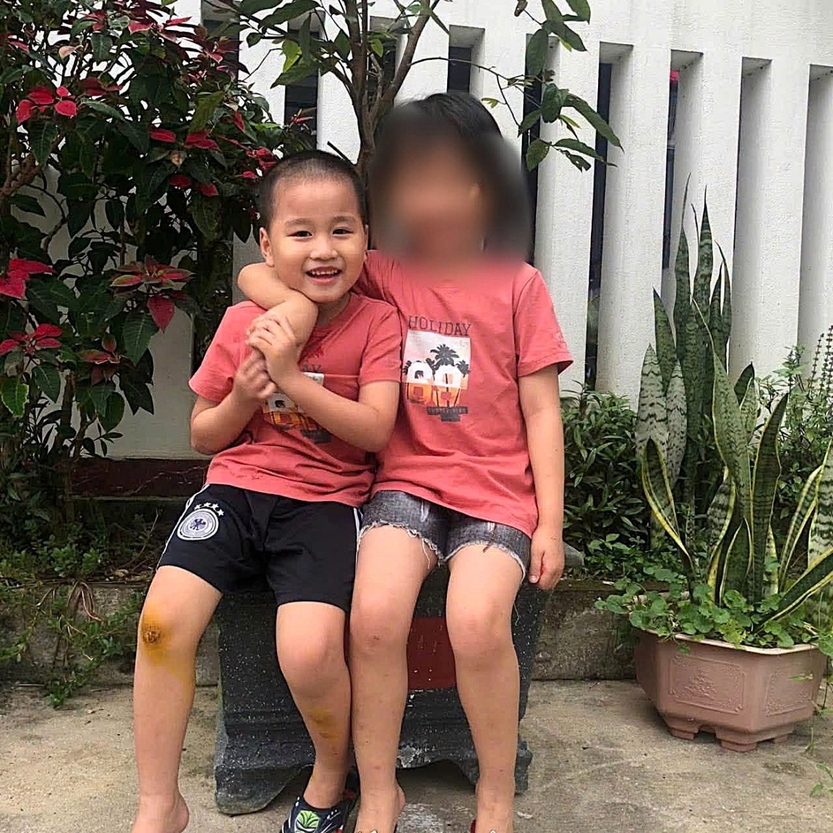 be trai 6 tuoi mat tich khi den nha ba ngoai choi o ha tinh hinh anh 1