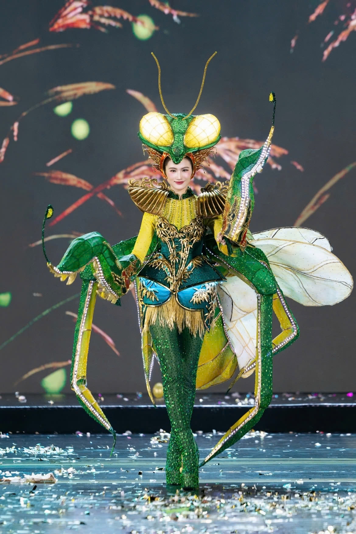 miss grand vietnam 2026 contestants take the stage in semi-final night picture 5