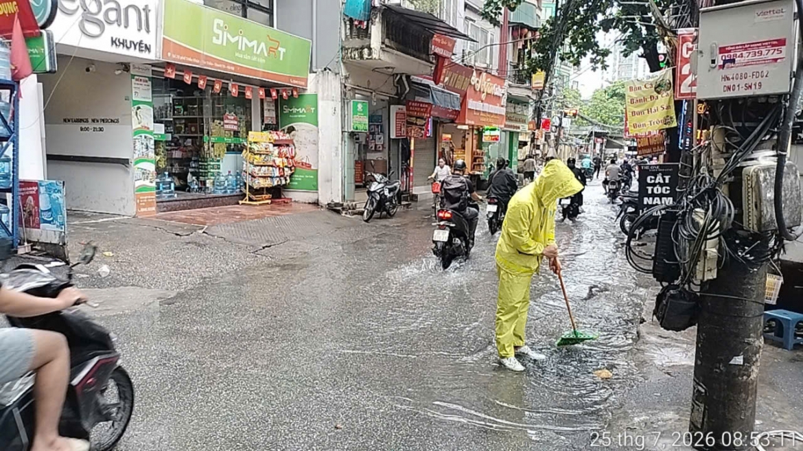 cac diem ngap cuc bo tai ha noi sau mua lon dem 25 7 co ban rut het sau 30 phut hinh anh 1