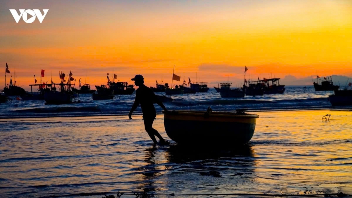 daybreak at mui ne fishing village in lam dong picture 2