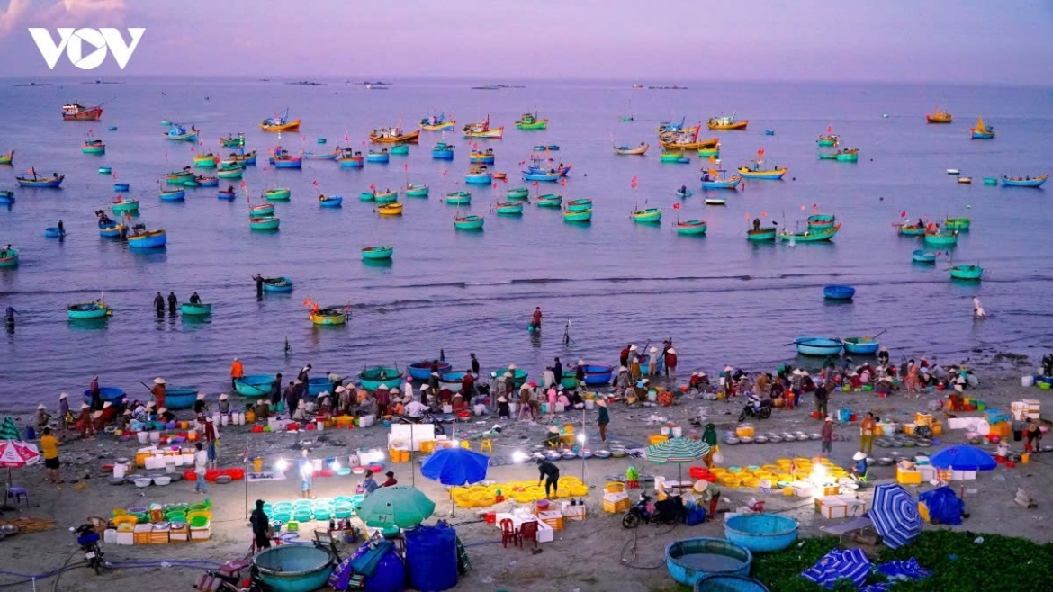 daybreak at mui ne fishing village in lam dong picture 3