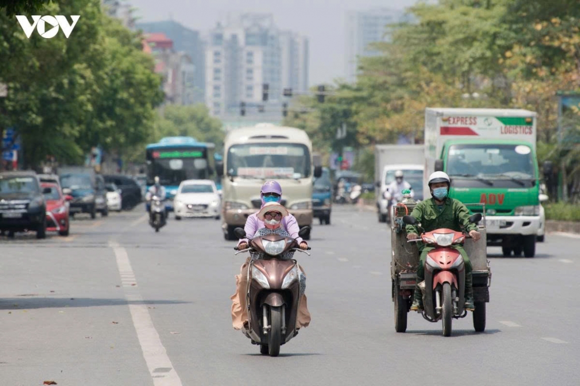 Thời tiết ngày 18/7: Hà Nội nắng nóng 35 độ, Bắc Bộ mưa dông diện rộng