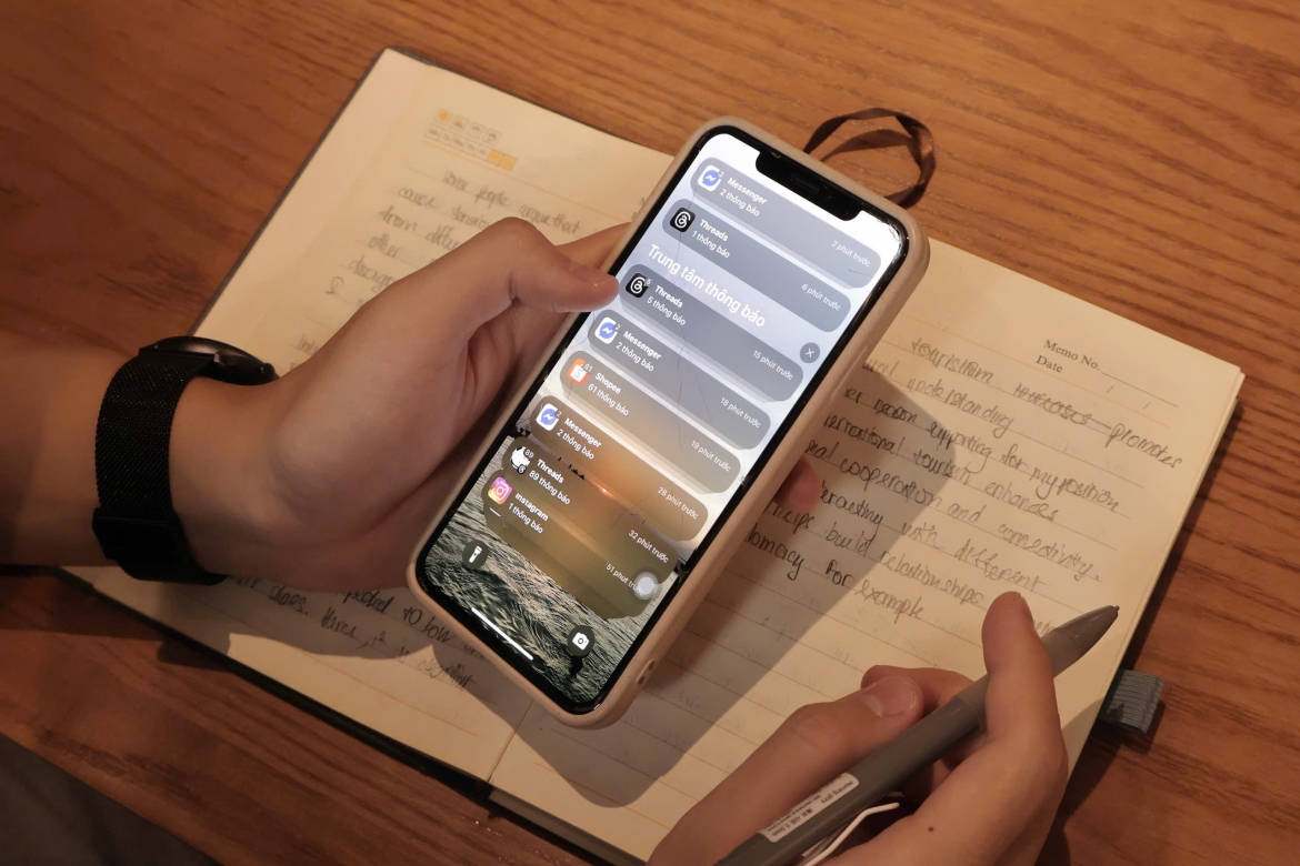 não bỏng ngô và hiểm họa từ thói quen tiêu thụ video ngắn hình ảnh 1 nao bong ngo va hiem hoa tu thoi quen tieu thu video ngan hinh anh 1