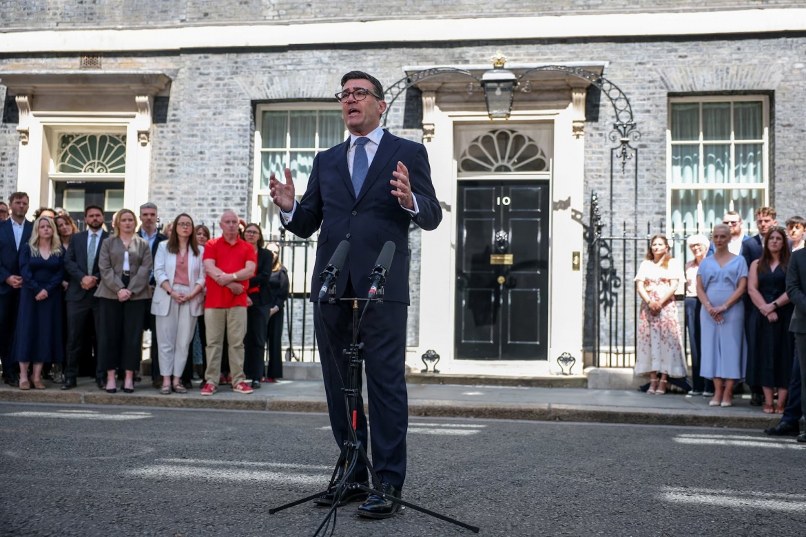 Tân Thủ tướng Anh Andy Burnham hứa hẹn "kế hoạch 10 năm" để vực dậy đất nước